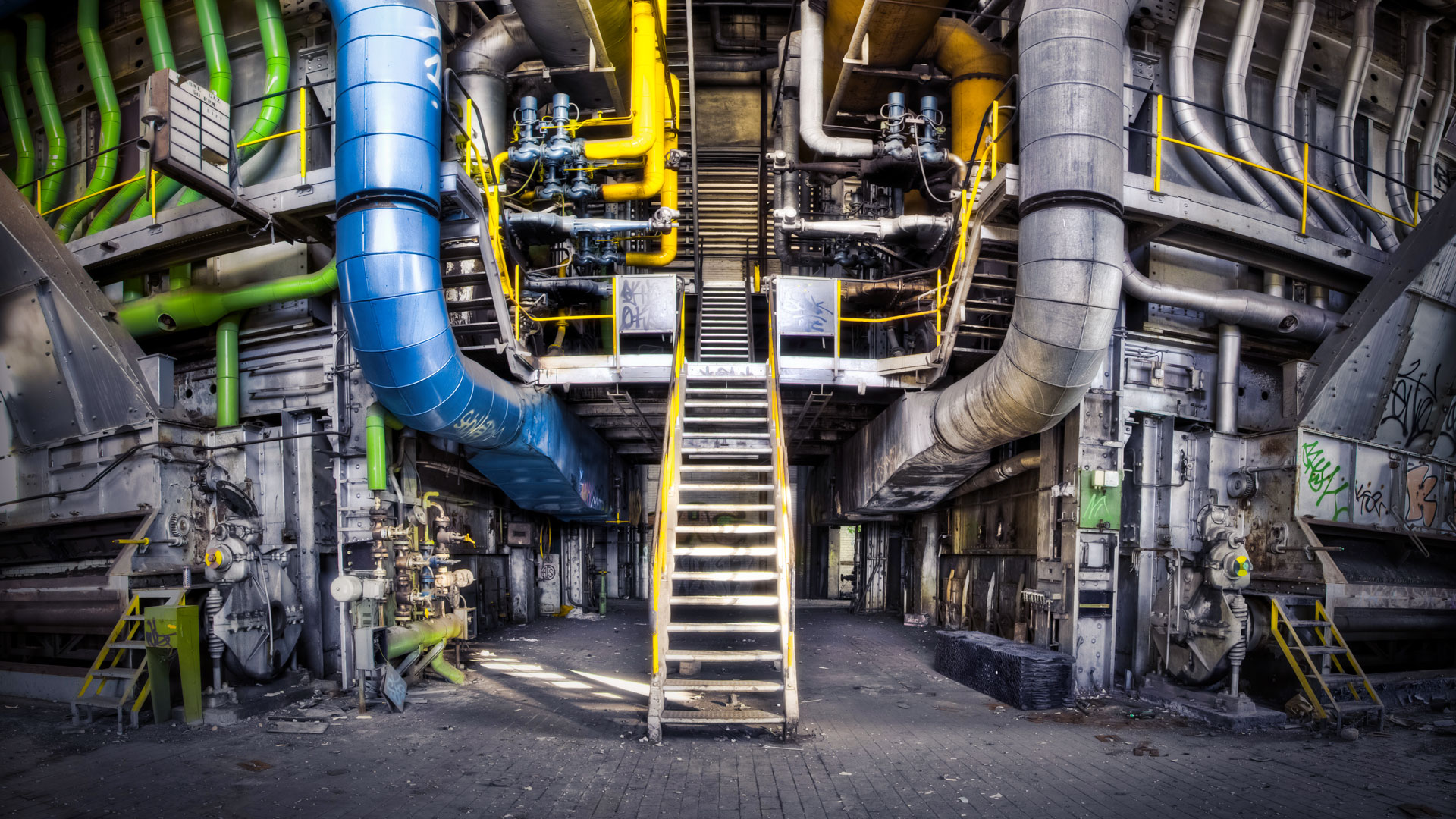 HUMAN LEADERS AMPLIFIERS